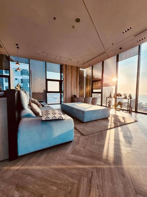 Sea View With Large Balcony @ Apartment Pattaya