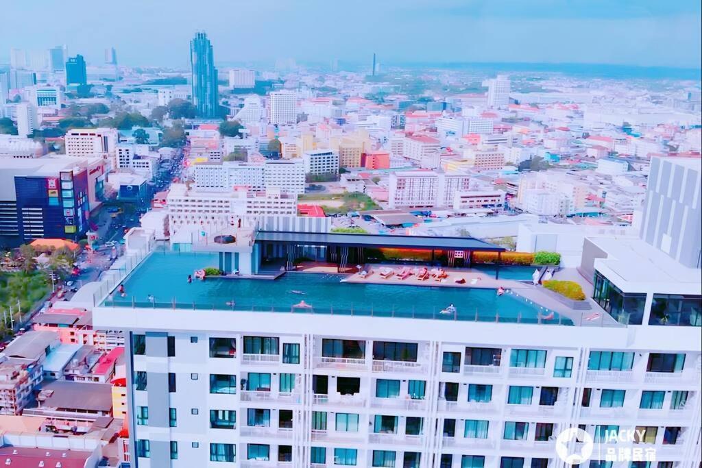 Apartment Sea View With Large Balcony @ Pattaya